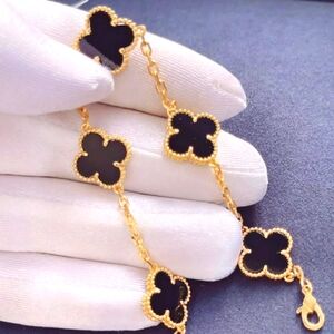 Meet your Posher, Marcus